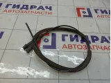 Трос открывания капота Volkswagen Golf 5M0823535
