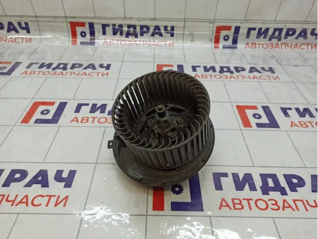 Моторчик отопителя (печки) Volkswagen Golf 1K1819015