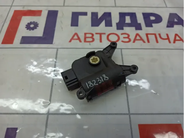Моторчик заслонки отопителя (печки) Volkswagen Golf 1K0907511C