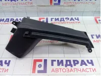 Кронштейн полки багажника правый Volkswagen Golf 1K6867762
