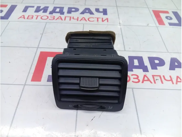 Дефлектор передний левый Volkswagen Golf 1K0819709