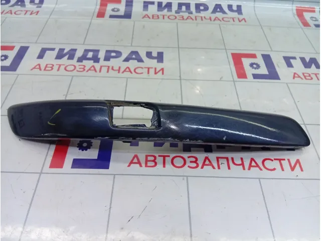 Накладка бампера передняя левая Volkswagen Golf 1K0807718C