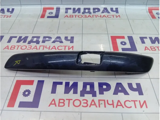 Накладка бампера передняя правая Volkswagen Golf 1K0807717D