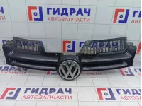 Решетка радиатора Volkswagen Golf 1K0853655A