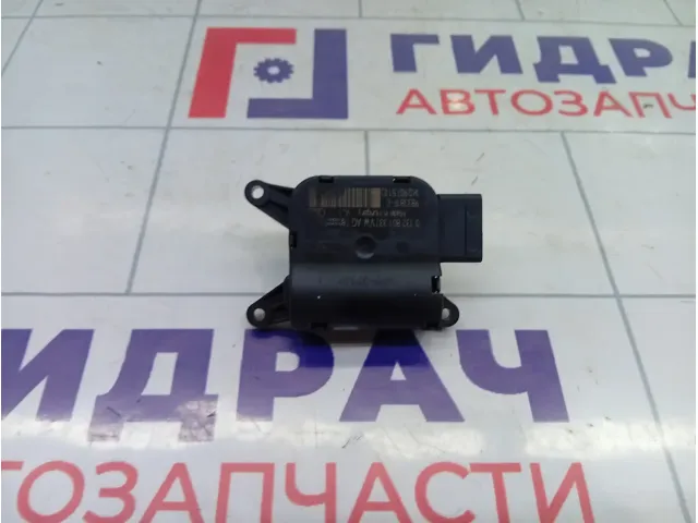 Моторчик заслонки отопителя (печки) Volkswagen Golf 1K0907511D