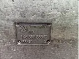 Контейнер в багажник правый Volkswagen Golf 1K6858858C