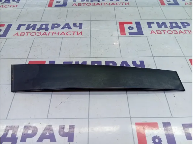 Накладка двери передней левой Volkswagen Golf 1K4837901