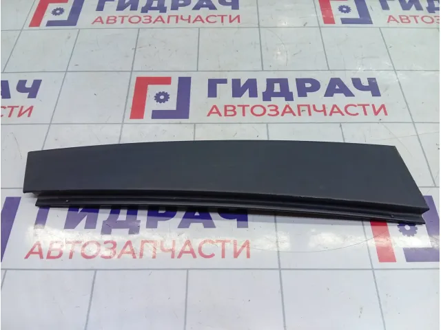 Накладка двери задней левой Volkswagen Golf 1K6839901