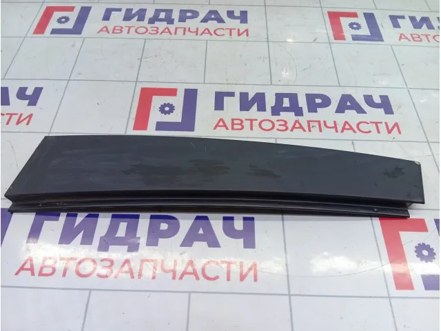 Накладка двери задней правой Volkswagen Golf 1K6839902