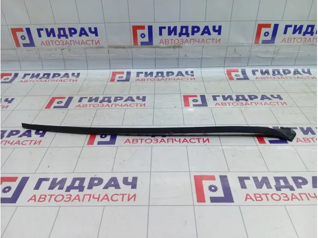 Молдинг лобового стекла левый Volkswagen Golf 1K0854319G