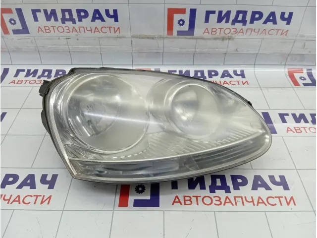Фара правая Volkswagen Golf 1K6941030P