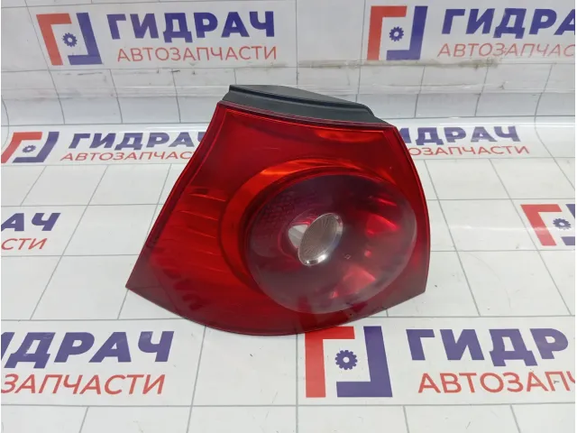Фонарь задний наружный левый Volkswagen Golf 1K6945095AA