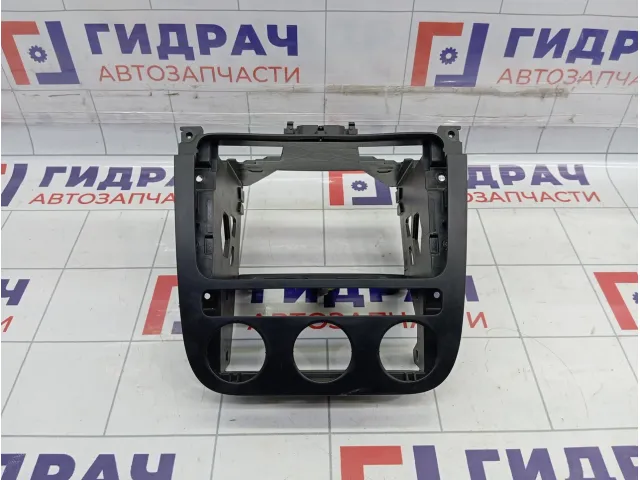 Рамка магнитолы Volkswagen Golf 1K0858069L1QB