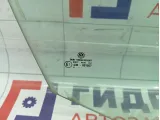 Стекло двери передней правой Volkswagen Golf 1K4845202B