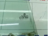 Стекло кузовное глухое (форточка) правое Volkswagen Golf 1K6845216
