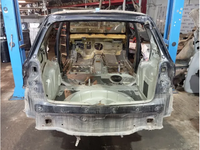 Панель задняя Volkswagen Golf 5K6813301