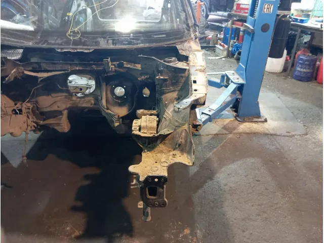 Лонжерон передний левый Volkswagen Golf