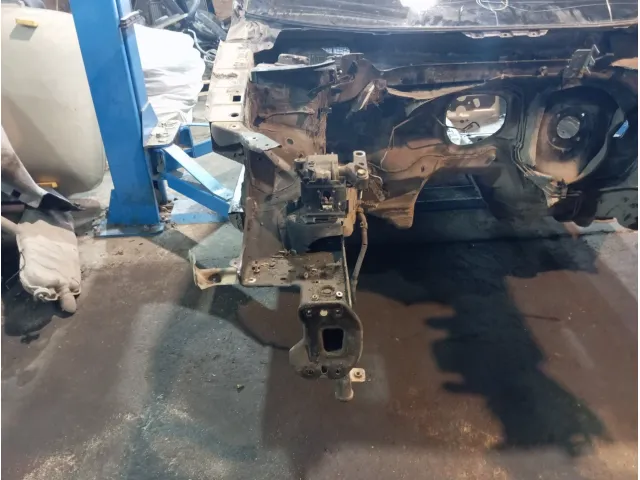 Лонжерон передний правый Volkswagen Golf