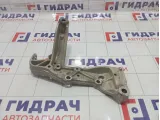 Кронштейн рычага переднего правый Volkswagen Golf 1K0199296J
