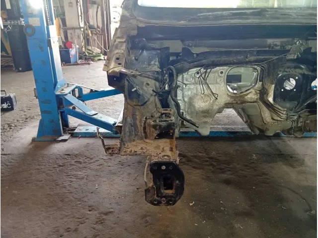 Лонжерон передний правый Volkswagen Golf 1K0803092H