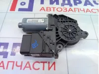 Моторчик стеклоподъемника заднего левого Volkswagen Golf 5K0959703E Моторчик стеклоподъемника заднего левого Volkswagen Golf 5K0959703E