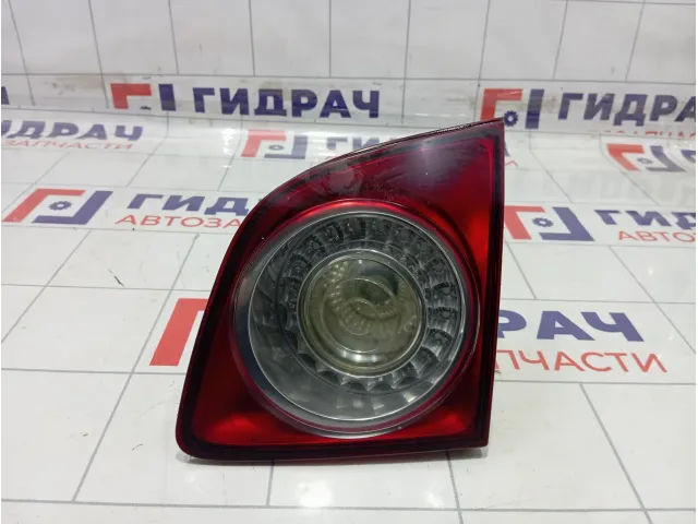 Фонарь задний внутренний правый Volkswagen Golf 5M0945094J