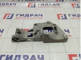 Кронштейн генератора Volkswagen Golf 06F903143F