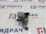 Моторчик стеклоочистителя передний правый Volkswagen Golf 5M0955024E