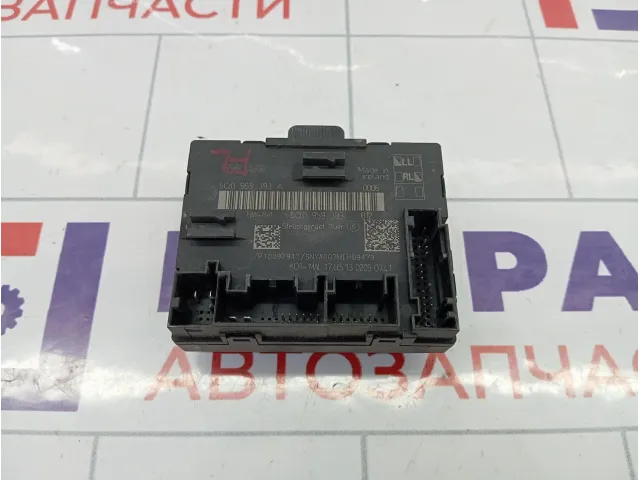 Блок комфорта двери передней левой Volkswagen Golf 5Q0959393