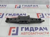 Домкрат Volkswagen Golf 5Q0011031B