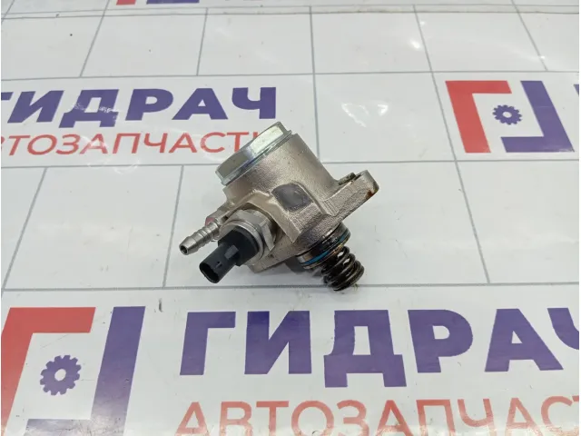 Насос (ТНВД) бензиновый Volkswagen Golf 04E127026BD