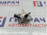 Насос (ТНВД) бензиновый Volkswagen Golf 04E127026BD