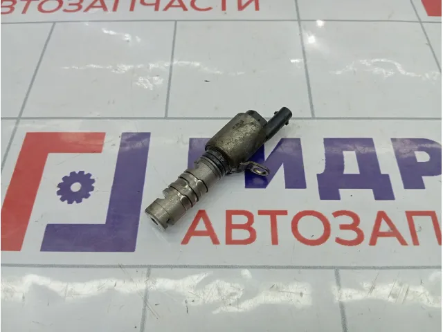 Клапан электромагнитный изменения фаз грм Volkswagen Golf 04E906455D