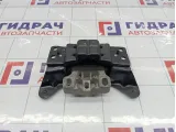 Опора двигателя левая Volkswagen Golf 5Q0199555R