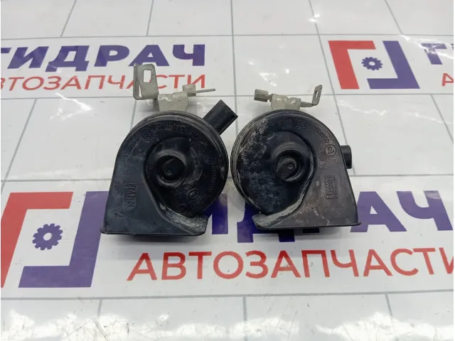 Сигнал звуковой Volkswagen Golf 5Q0951221