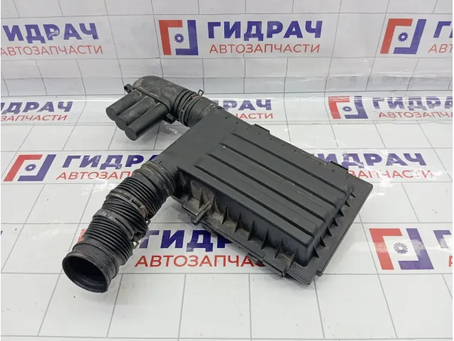 Корпус воздушного фильтра Volkswagen Golf 04E129611G