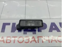 Фонарь подсветки номера Volkswagen Golf 1K8943021