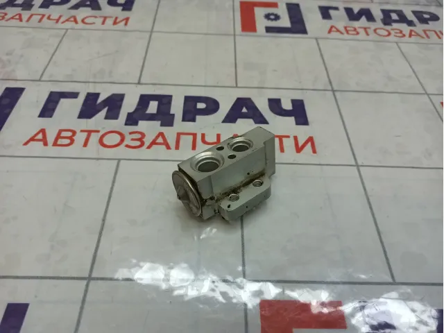 Клапан кондиционера Volkswagen Golf Plus (Mk5) 1K0820679