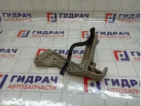 Кронштейн переднего рычага левый Volkswagen Golf Plus (Mk5) 1K0199295E