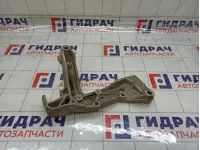 Кронштейн переднего рычага правый Volkswagen Golf Plus (Mk5) 1K0199296E
