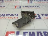 Накладка петли капота левая Volkswagen Golf Plus (Mk5) 5M0823601C