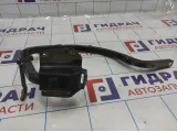 Петля крышки багажника левая Volkswagen Jetta (A6) 5C6827301E.