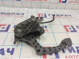 Педаль сцепления Volkswagen Jetta (A6) 1K1721059ER