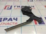 Петля капота левая Volkswagen Jetta (A6) 5C6823301.