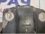 Петля капота левая Volkswagen Jetta (A6) 5C6823301.