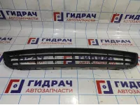 Решетка в бампер центральная Volkswagen Jetta (A6) 5C6853677.