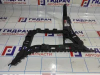 Направляющая заднего бампера правая Volkswagen Jetta (A6) 5C6807394.