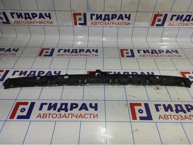Кронштейн заднего бампера Volkswagen Jetta (A6) 5C6807863.