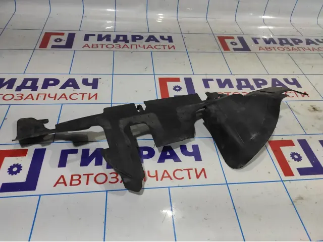 Воздуховод радиатора правый Volkswagen Jetta (A6) 5C6121284.