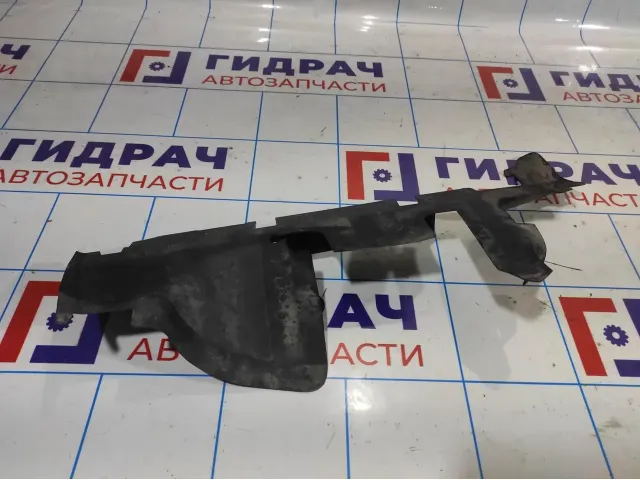 Воздуховод радиатора левый Volkswagen Jetta (A6) 5C6121283.